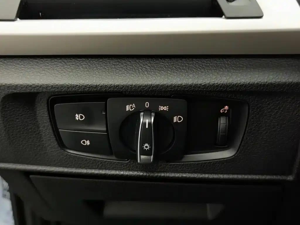 2015 BMW 2 Series (Imported) 218i Convertible Coupe — миниатюра 21