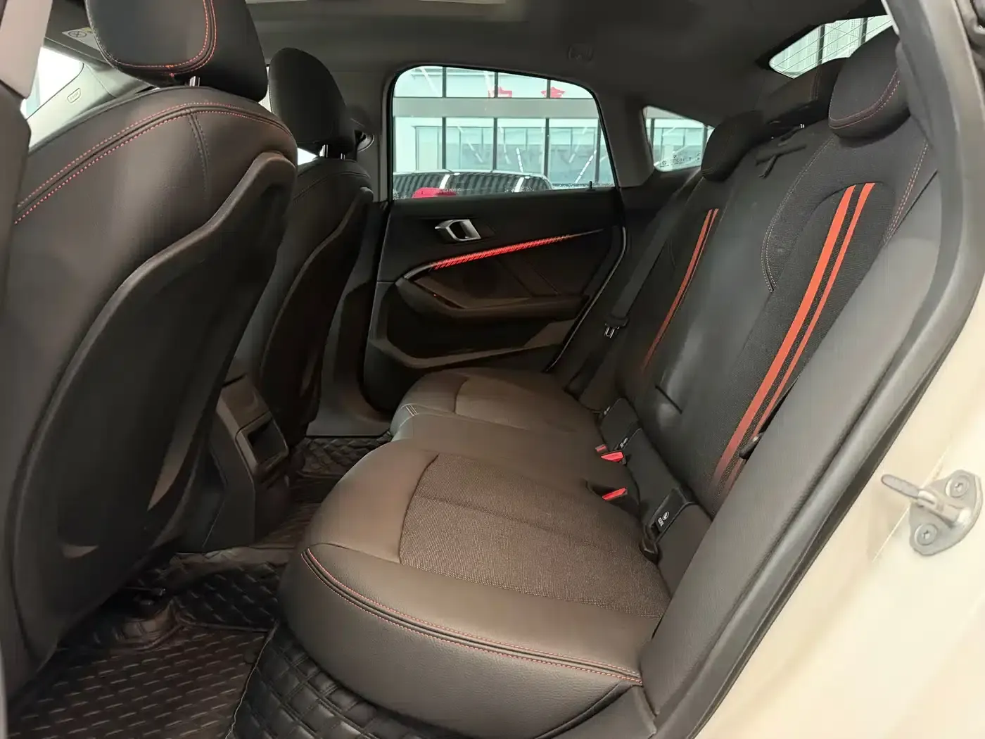 2023 BMW 2 Series Imported Model 225i Four-Door Coupe M Sport Package — миниатюра 4