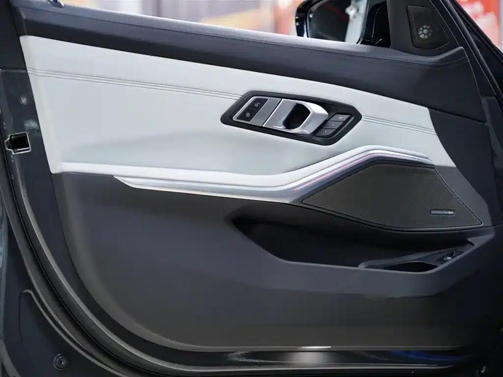2024 BMW M3 Competition Sedan — миниатюра 24