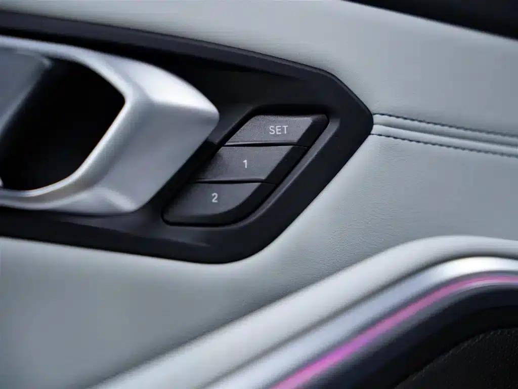 2024 BMW M3 Competition Sedan — миниатюра 26