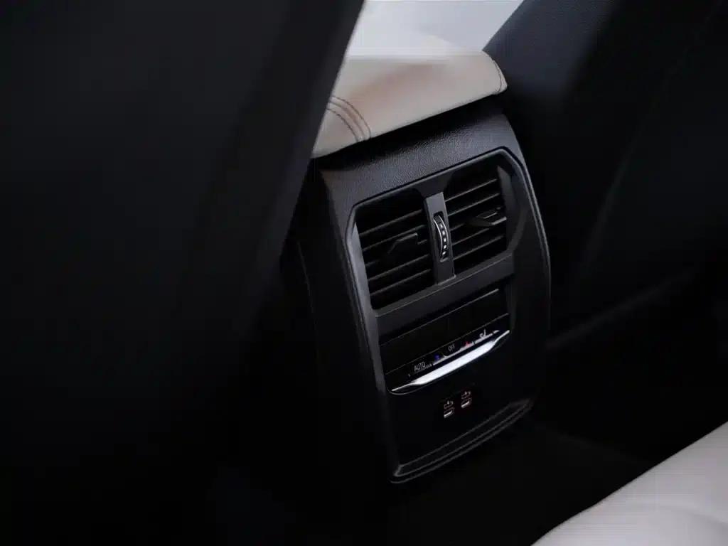 2024 BMW M3 Competition Sedan — миниатюра 34