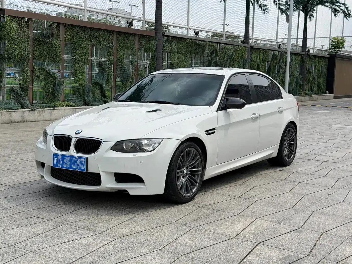 2009 BMW M3 Sedan — миниатюра 1