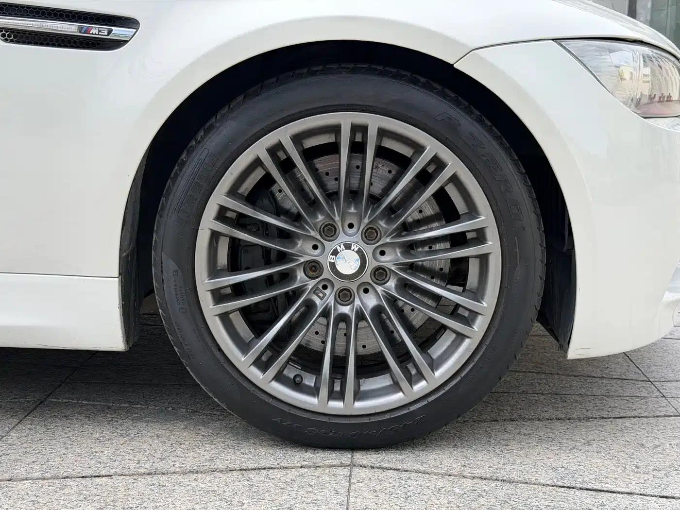 2009 BMW M3 Sedan — миниатюра 6