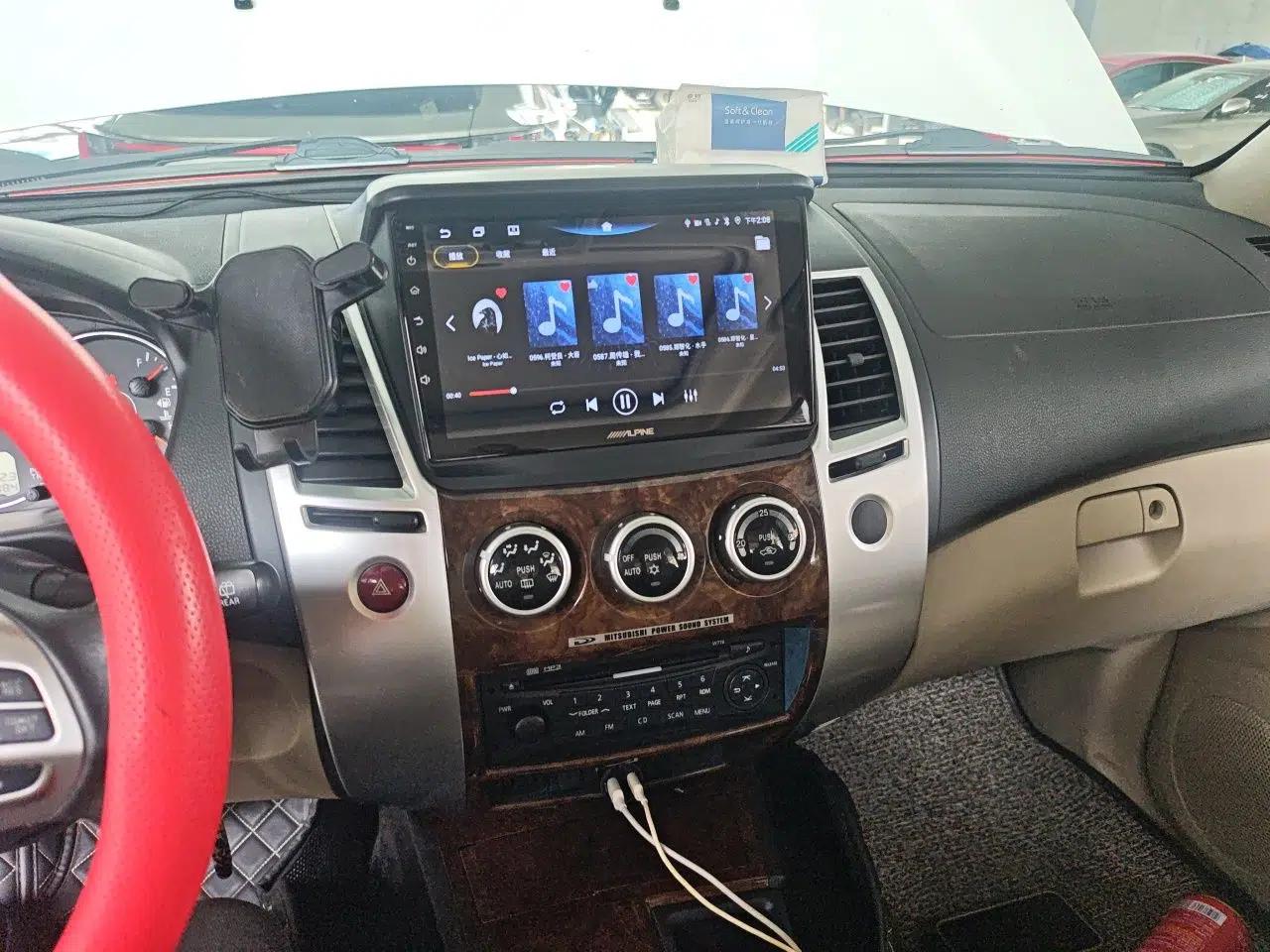 Mitsubishi Pajero Sport 2013 3.0L Automatic Two-Wheel Drive Luxury Edition — миниатюра 13