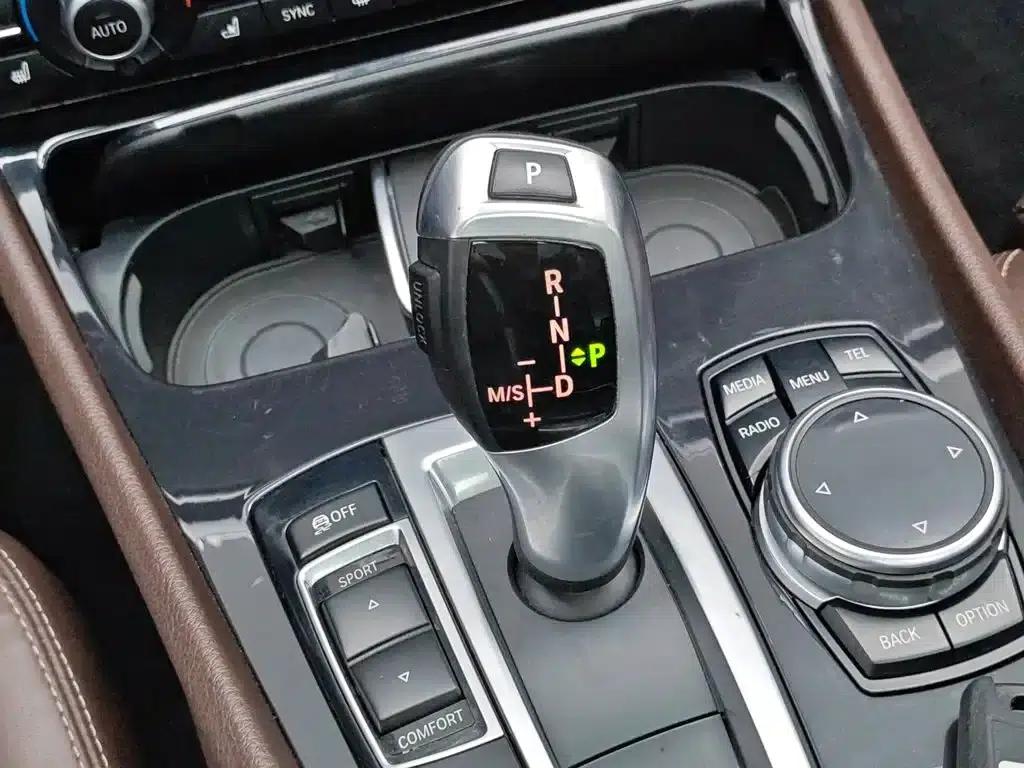 2014 BMW 5 Series GT 528i Luxury — миниатюра 13
