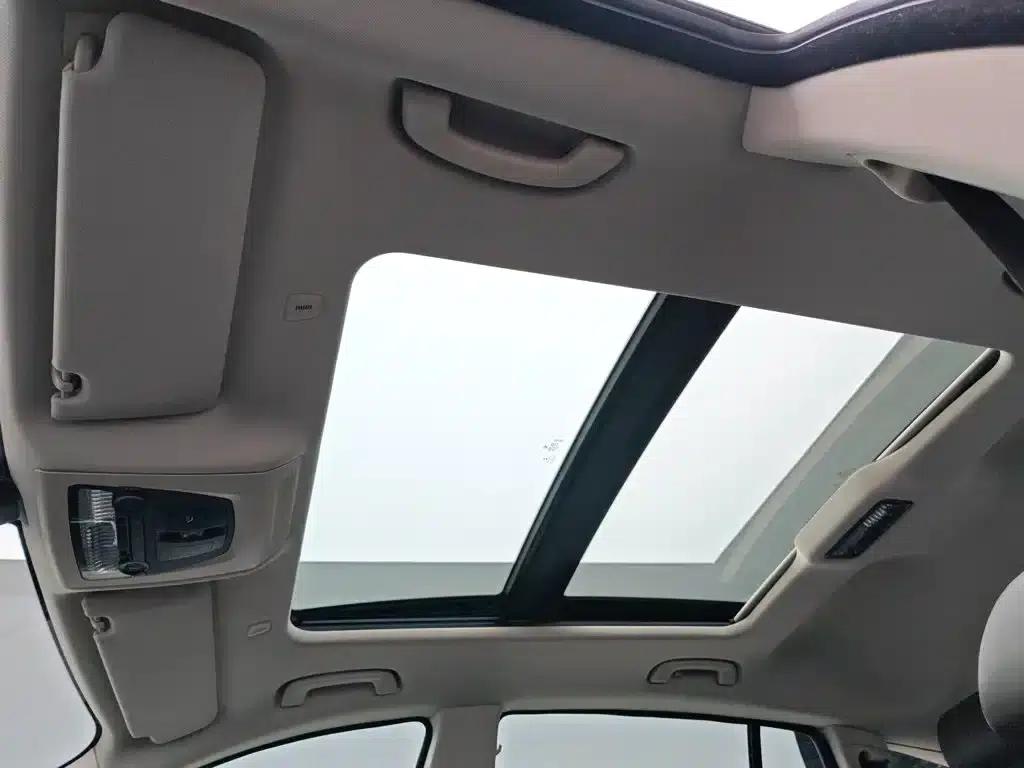 2014 BMW 5 Series GT 528i Luxury — миниатюра 14