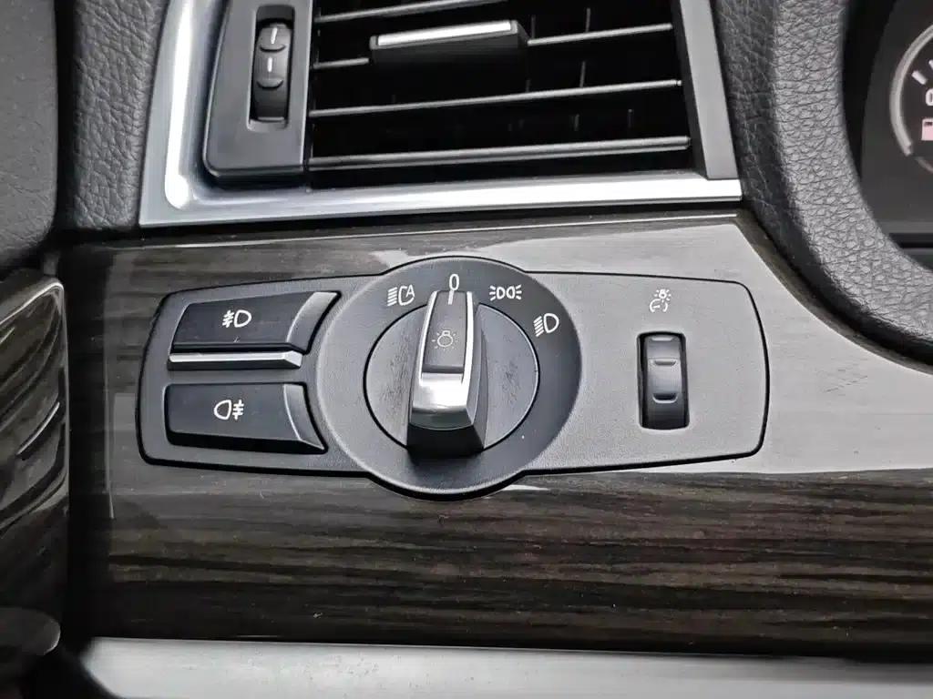 2014 BMW 5 Series GT 528i Luxury — миниатюра 21