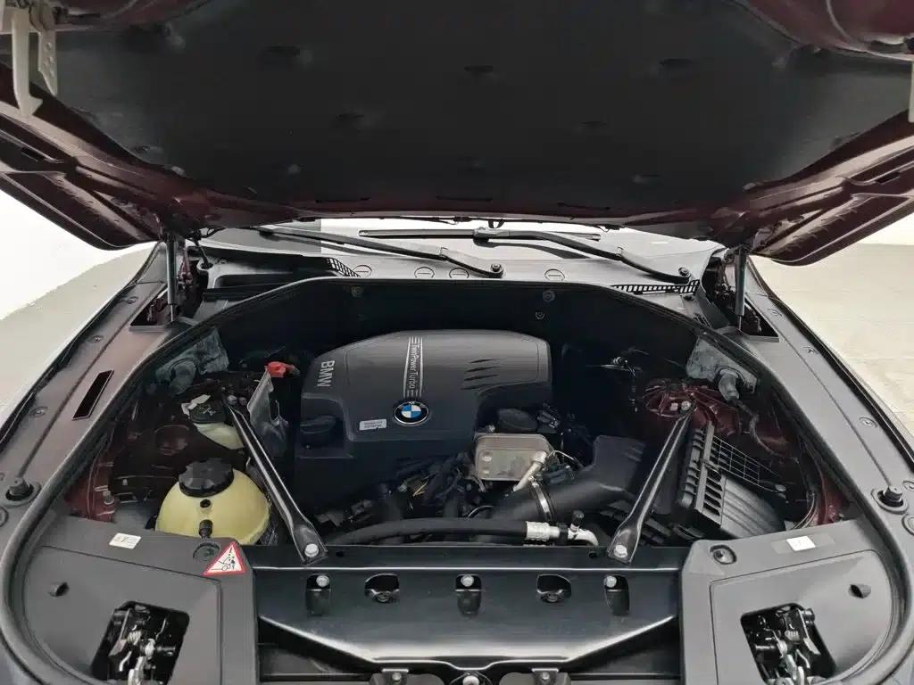 2014 BMW 5 Series GT 528i Luxury — миниатюра 6