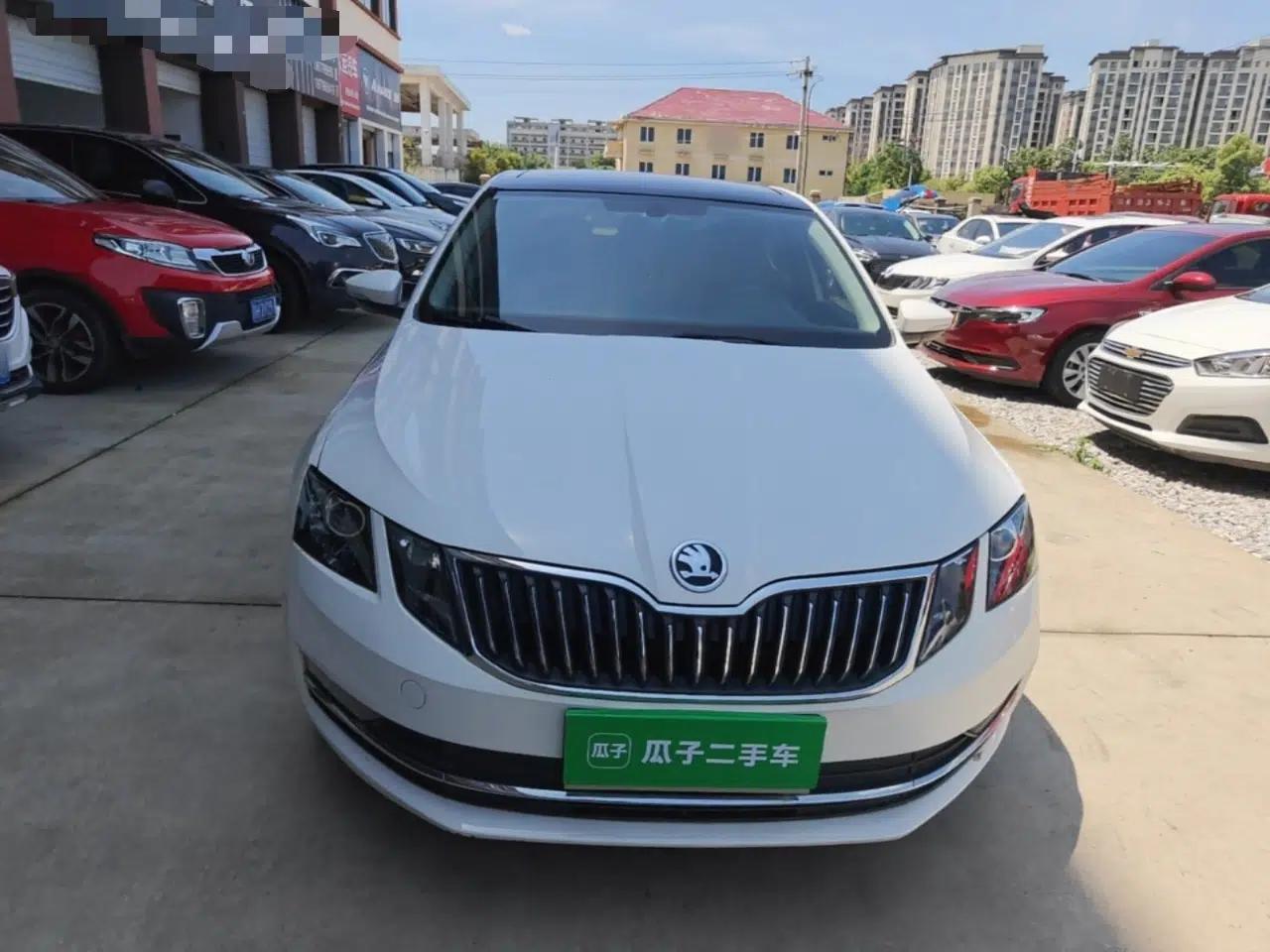 Skoda Octavia 2019 1.5L Automatic SmartDrive Comfort Edition China V Standard — миниатюра 2