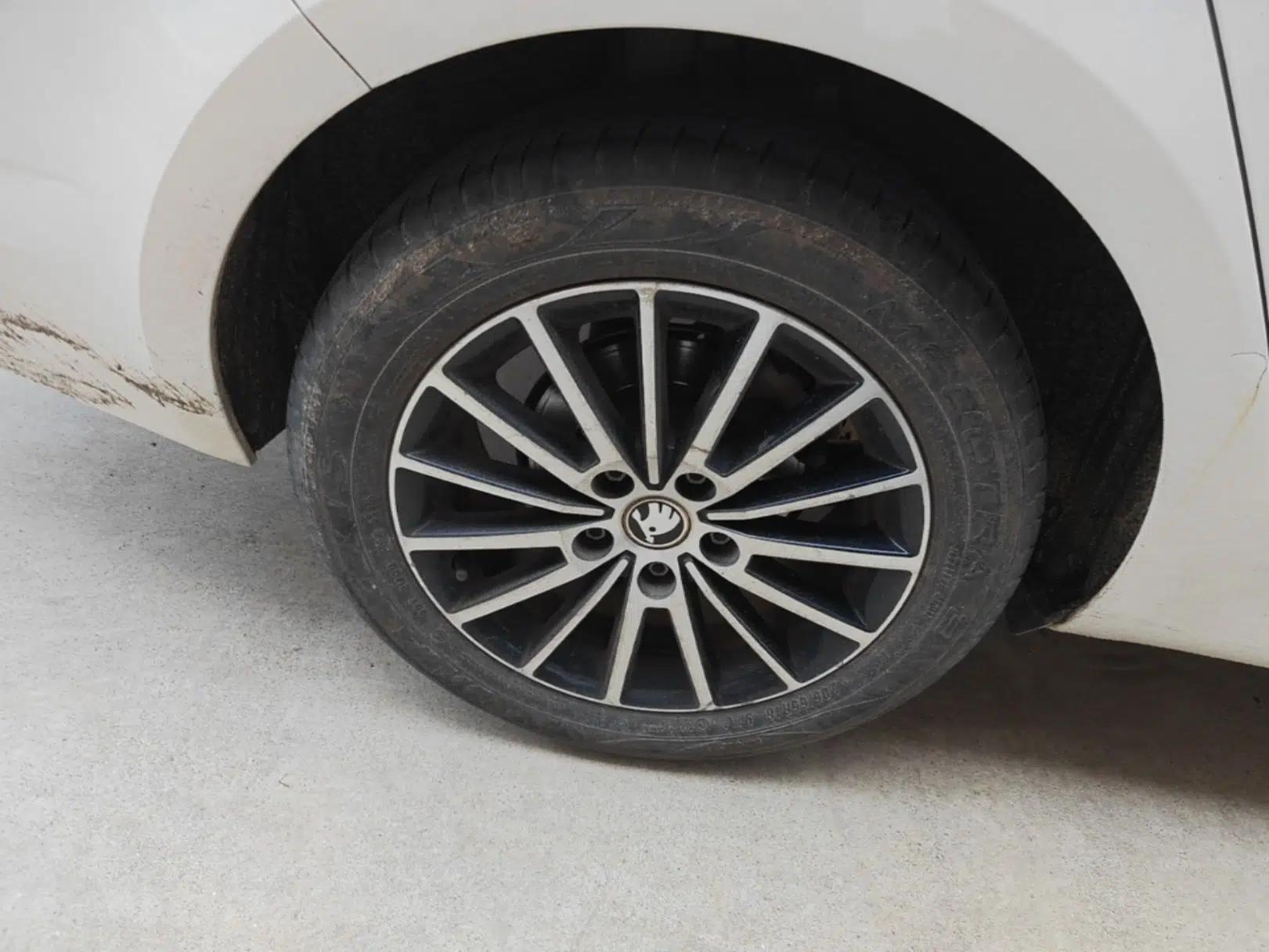 Skoda Octavia 2019 1.5L Automatic SmartDrive Comfort Edition China V Standard — миниатюра 11