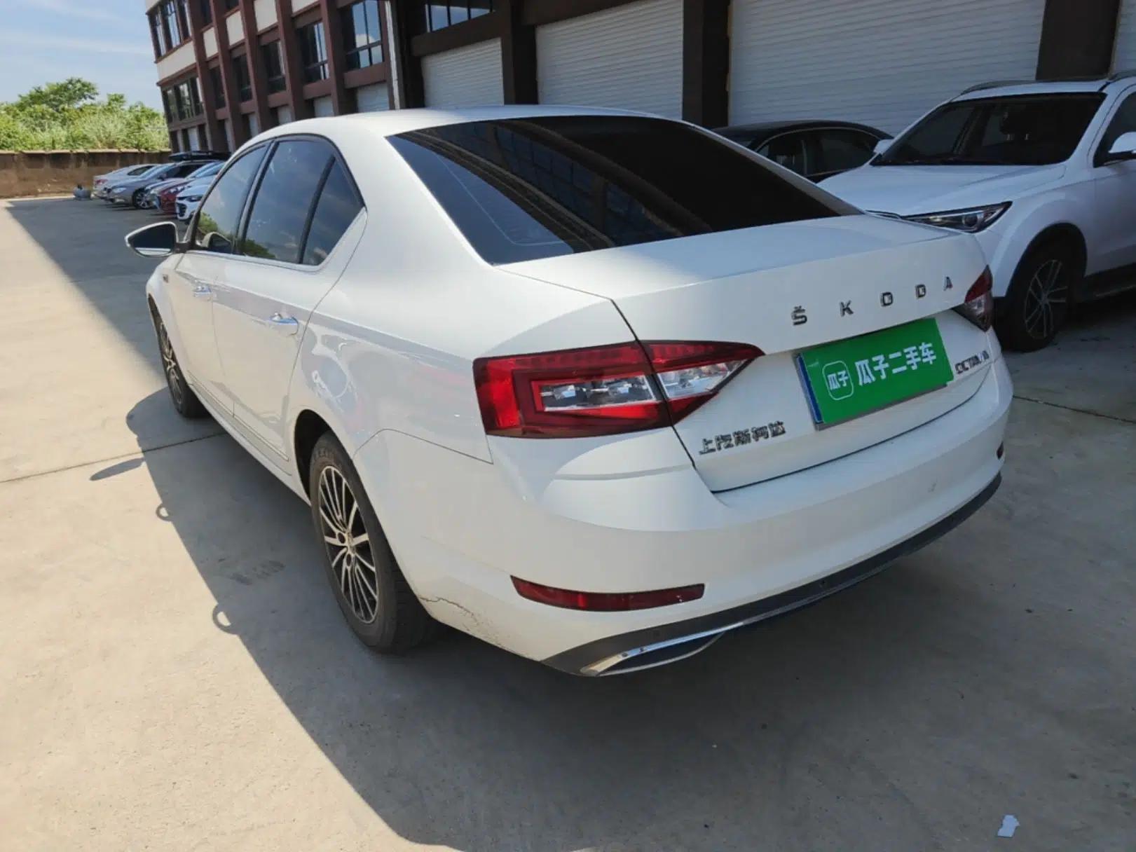 Skoda Octavia 2019 1.5L Automatic SmartDrive Comfort Edition China V Standard — миниатюра 4
