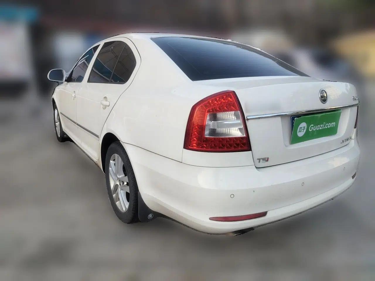 Skoda Octavia 2014 1.4TSI DSG Yijun Edition — миниатюра 4