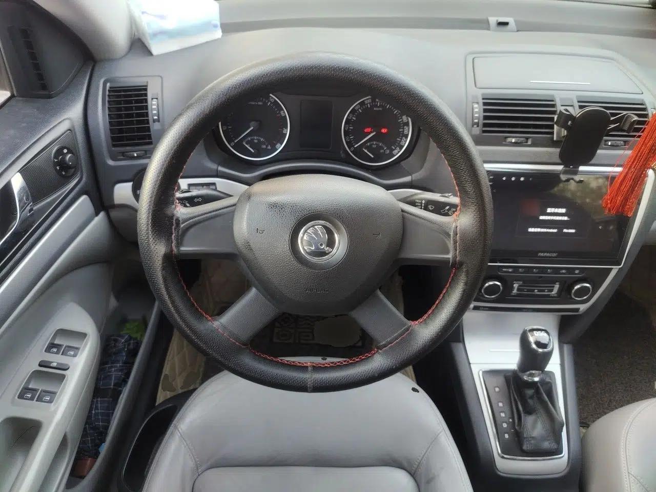 Skoda Octavia 2014 1.4TSI DSG Yijun Edition — миниатюра 10