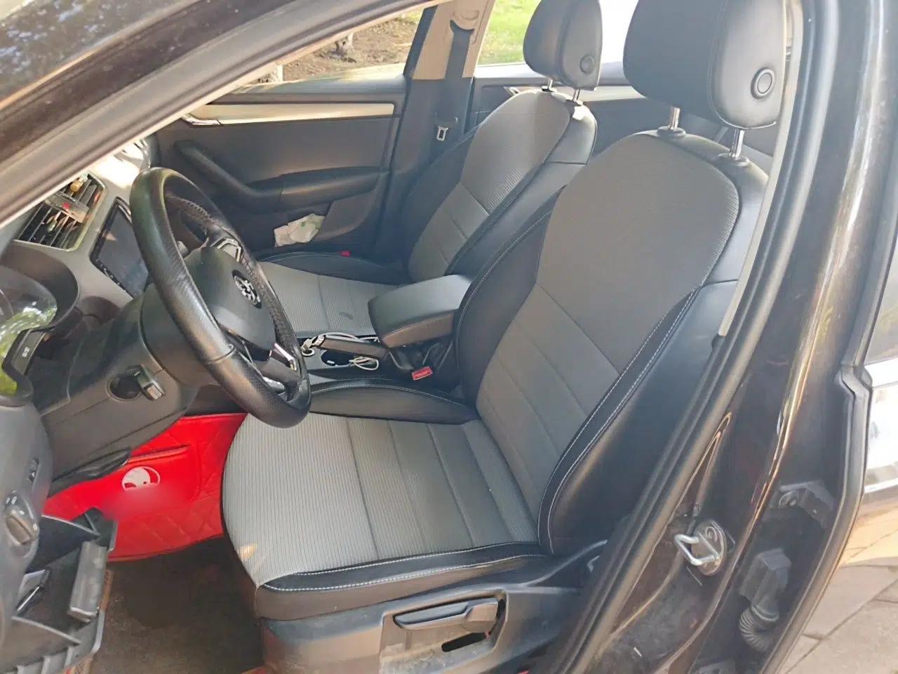Skoda Octavia 2016 1.6L Automatic Chuanxing Edition — миниатюра 15