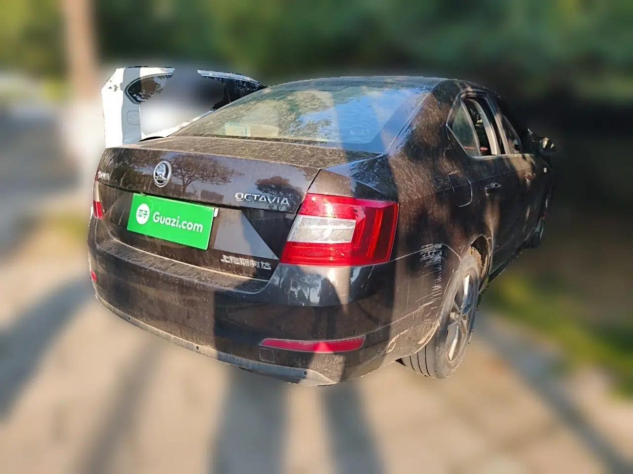 Skoda Octavia 2016 1.6L Automatic Chuanxing Edition — миниатюра 6