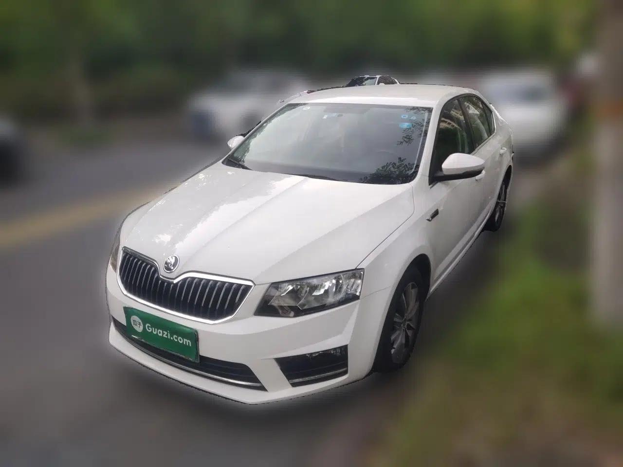 Skoda Octavia 2017 1.6L Automatic Chuanxing Edition — миниатюра 1