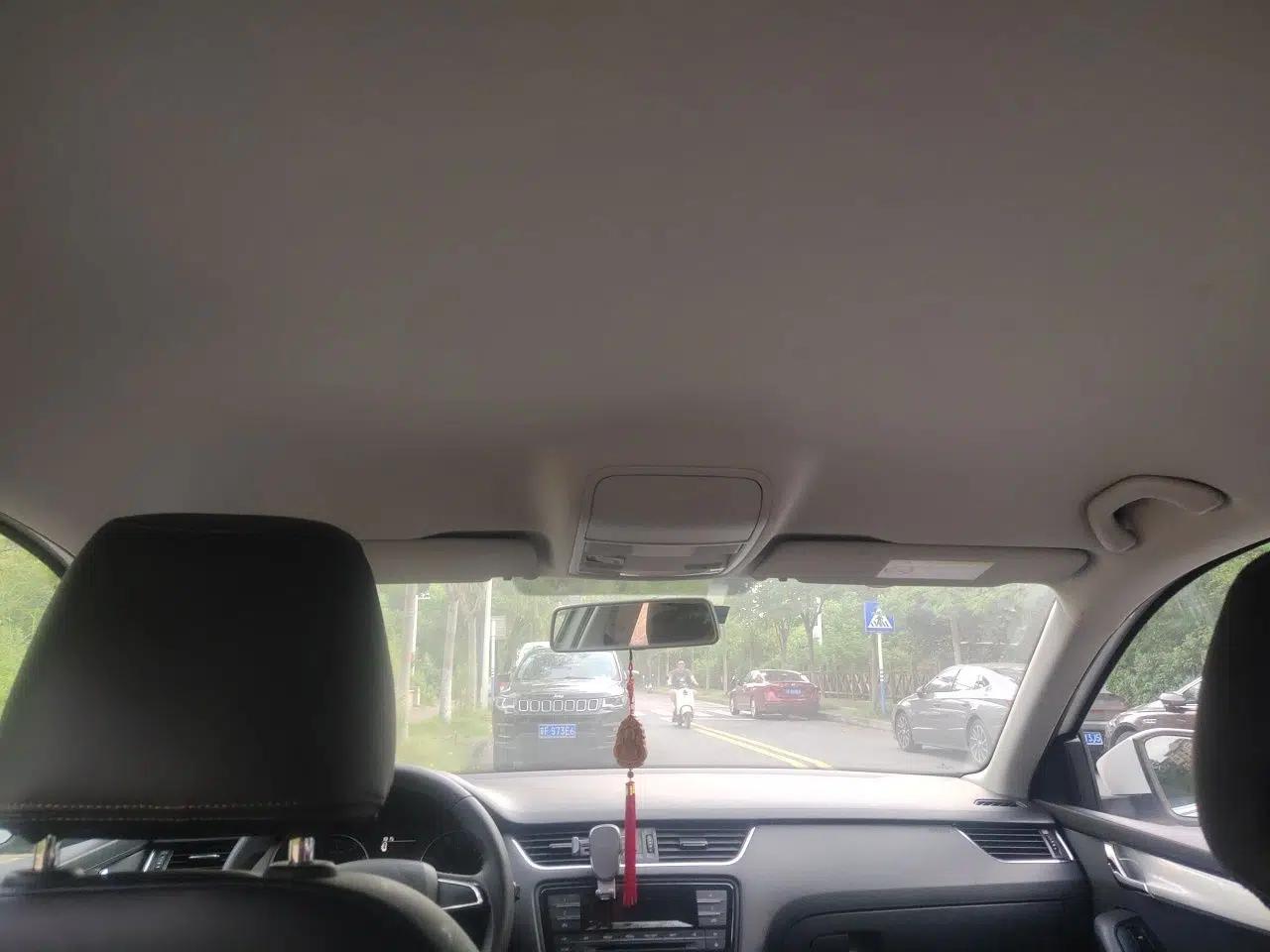 Skoda Octavia 2017 1.6L Automatic Chuanxing Edition — миниатюра 15