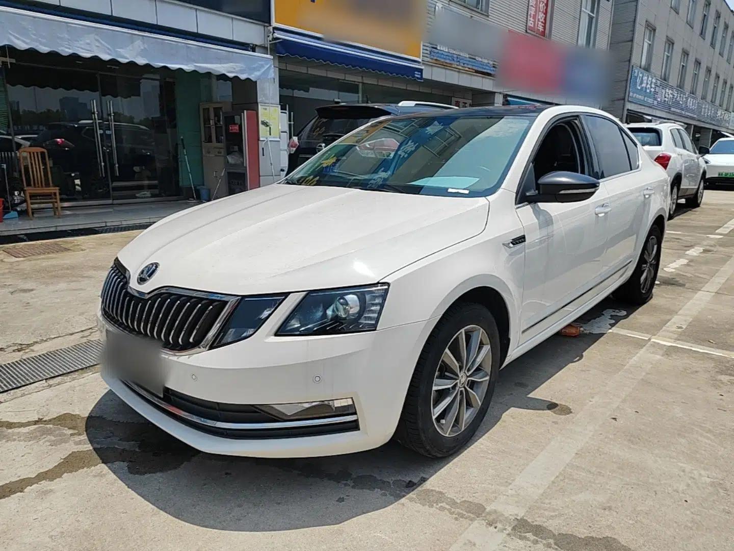 Skoda Octavia 2020 TSI230 DSG SmartDrive Luxury Edition — миниатюра 1