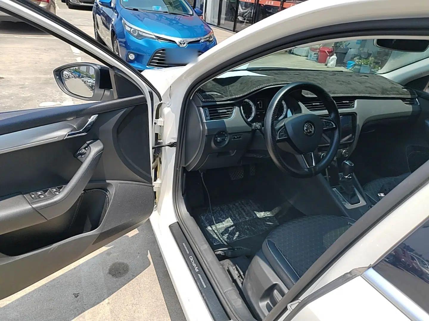 Skoda Octavia 2020 TSI230 DSG SmartDrive Luxury Edition — миниатюра 18