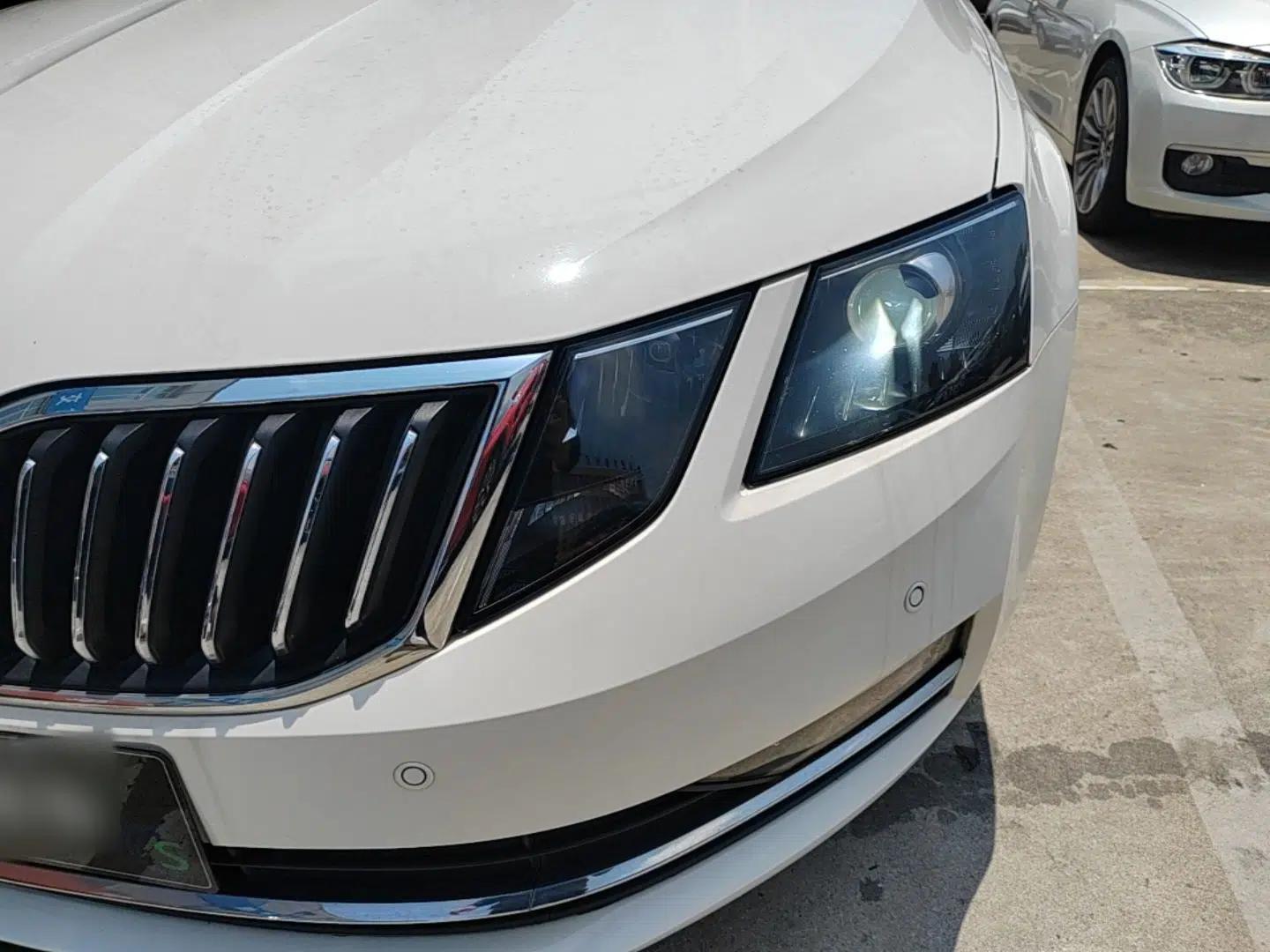 Skoda Octavia 2020 TSI230 DSG SmartDrive Luxury Edition — миниатюра 8