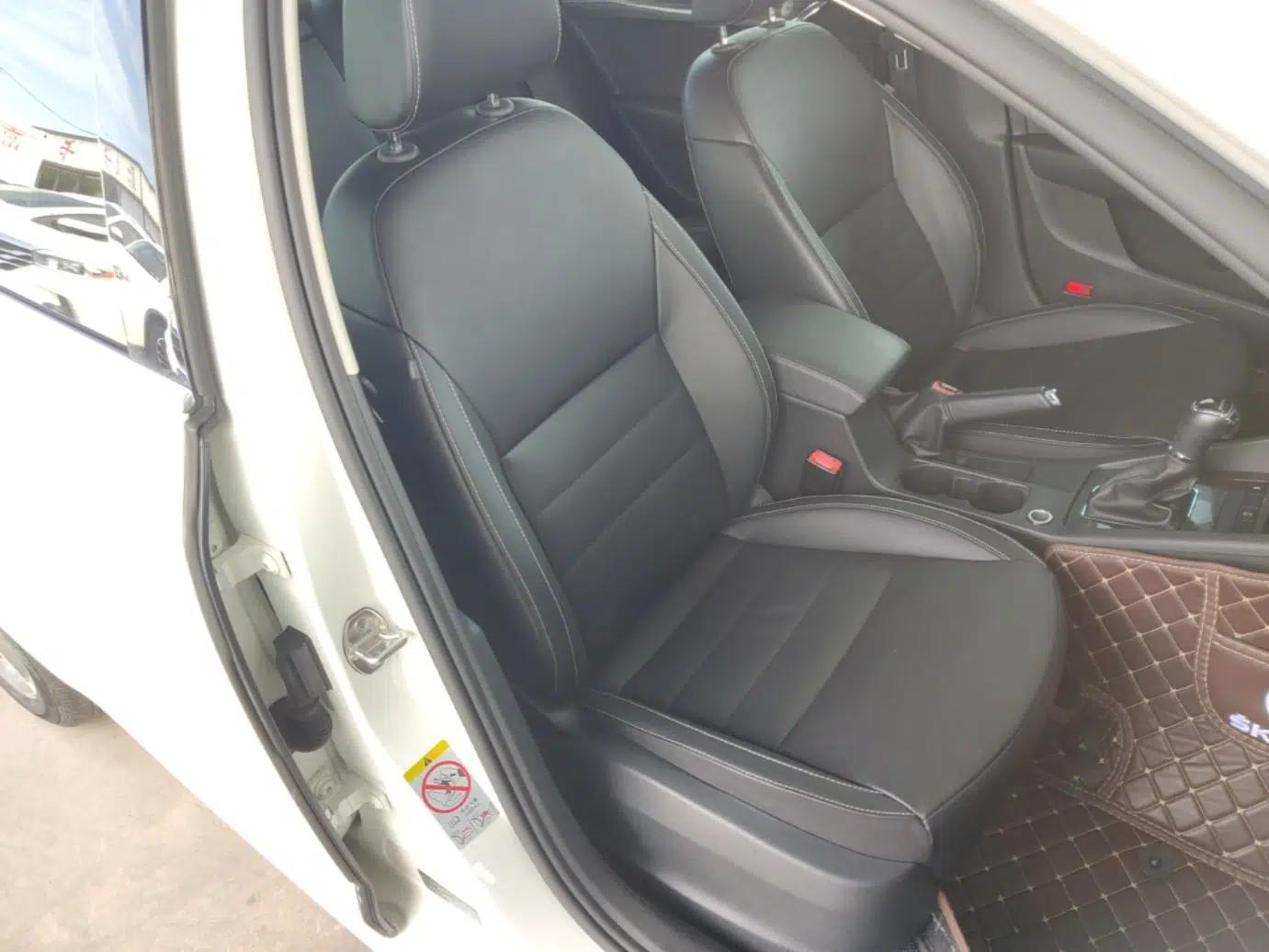 Skoda Octavia 2016 1.6L Automatic Smart Drive Edition — миниатюра 19