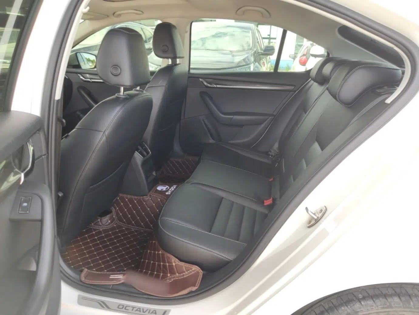 Skoda Octavia 2016 1.6L Automatic Smart Drive Edition — миниатюра 20