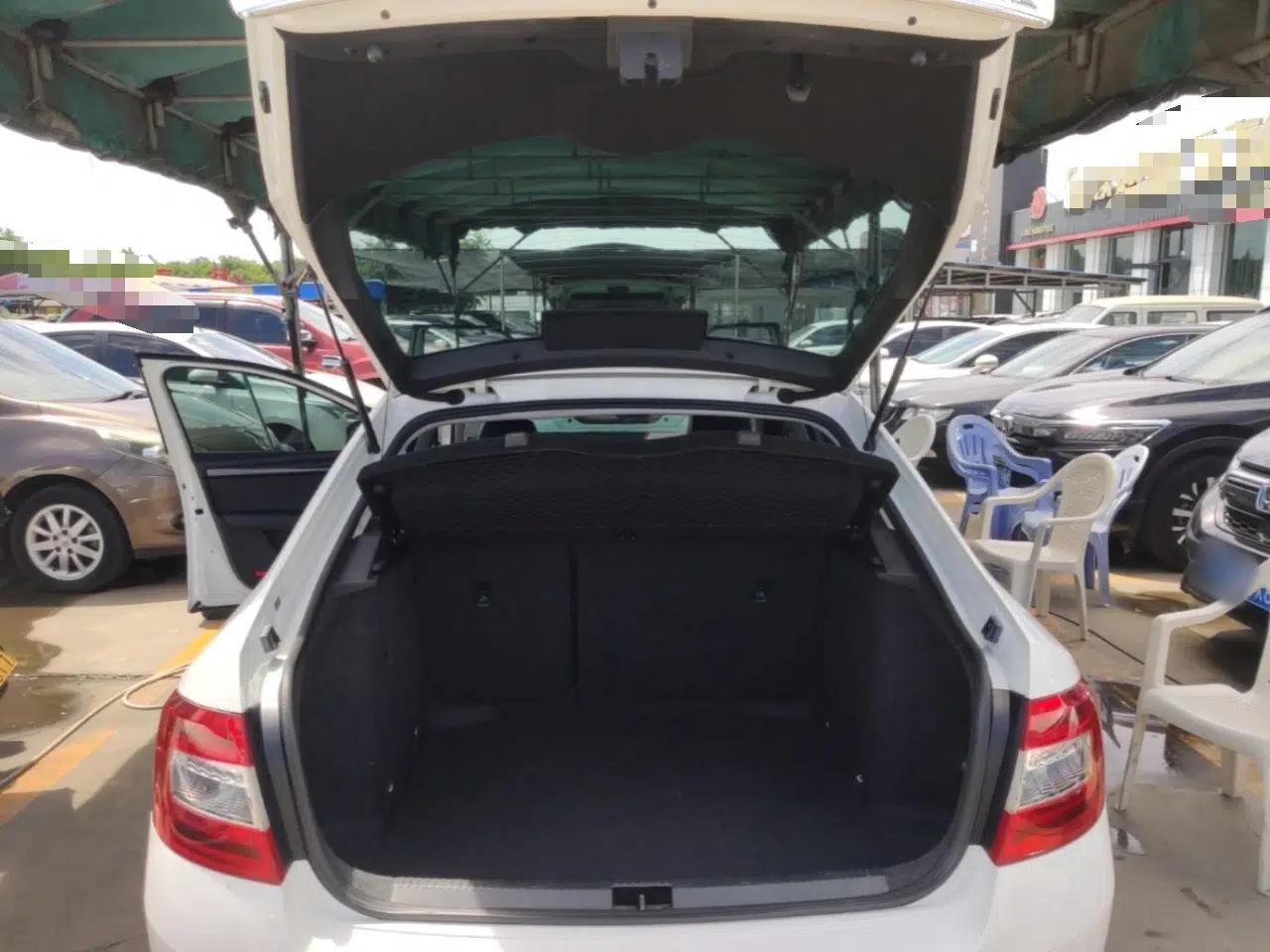 Skoda Octavia 2016 1.6L Automatic Smart Drive Edition — миниатюра 22