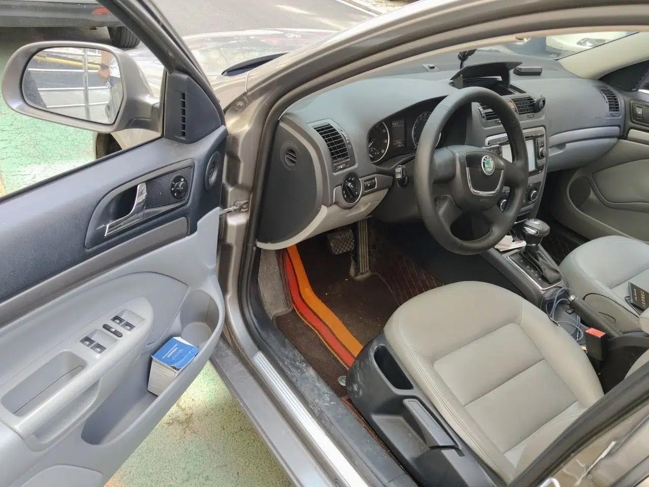 Skoda Octavia 2012 1.4TSI DSG Yijun Edition — миниатюра 16