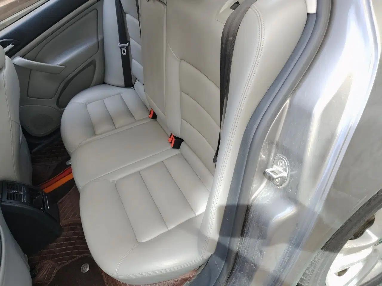 Skoda Octavia 2012 1.4TSI DSG Yijun Edition — миниатюра 17