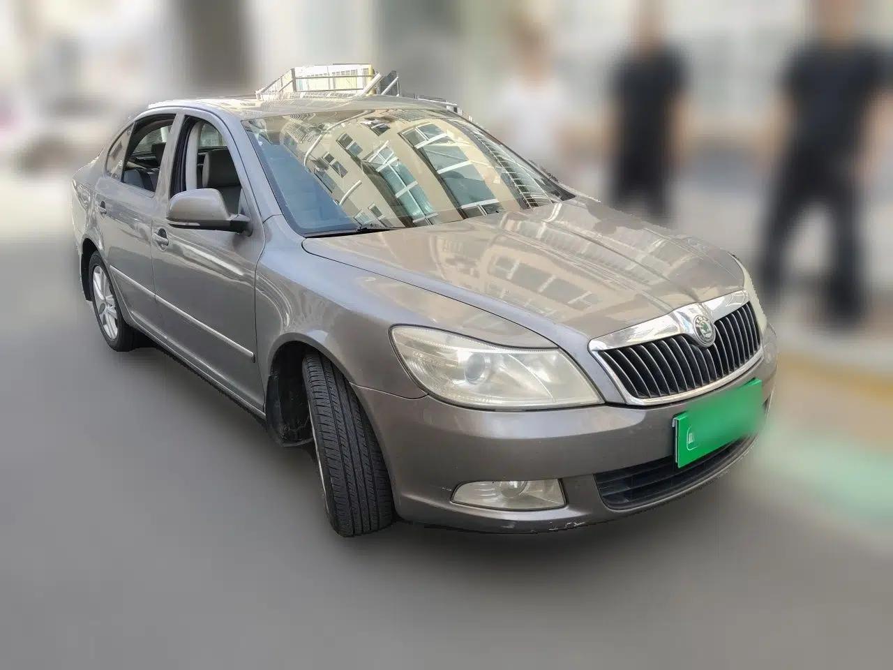 Skoda Octavia 2012 1.4TSI DSG Yijun Edition — миниатюра 3