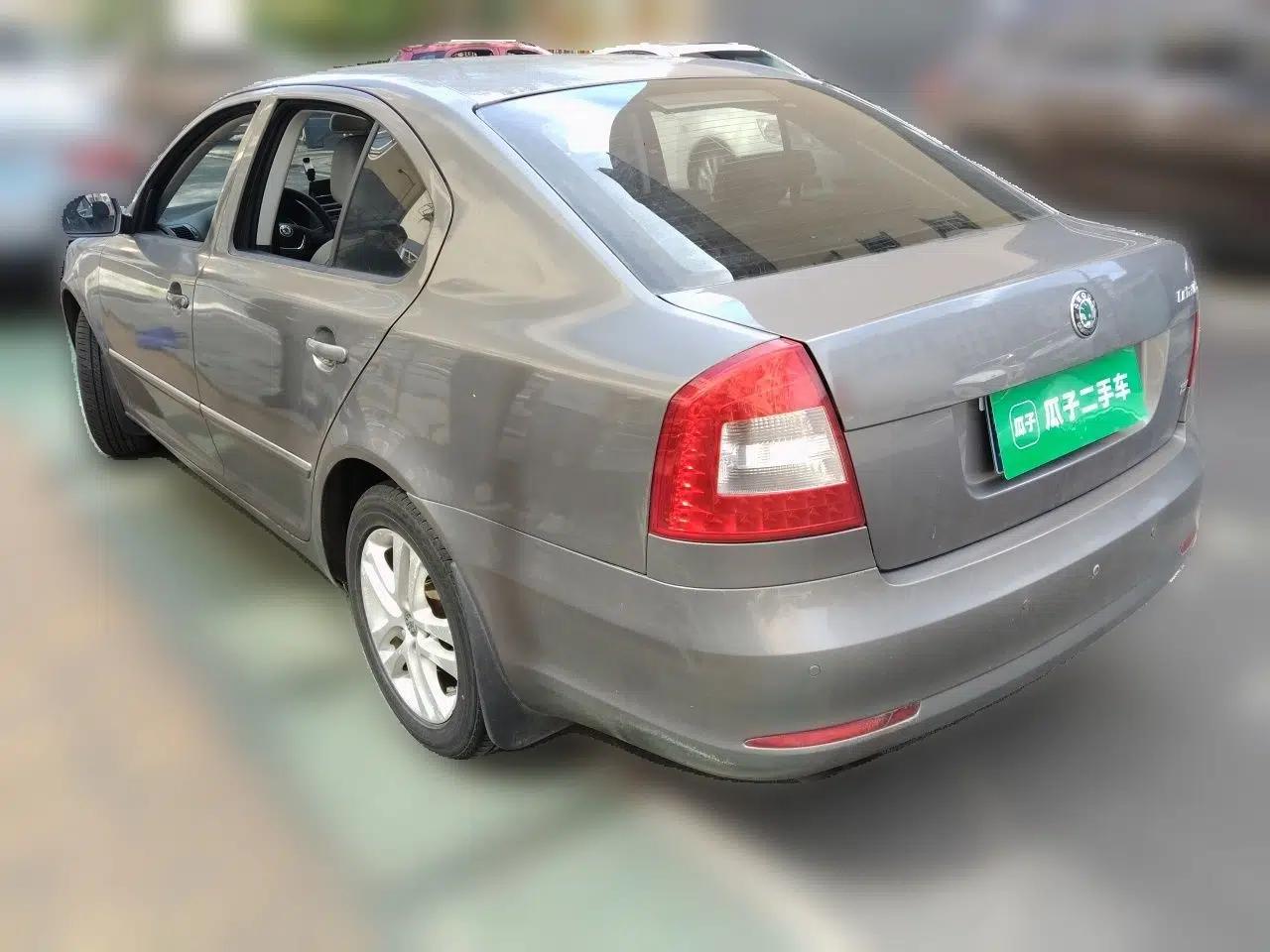 Skoda Octavia 2012 1.4TSI DSG Yijun Edition — миниатюра 4