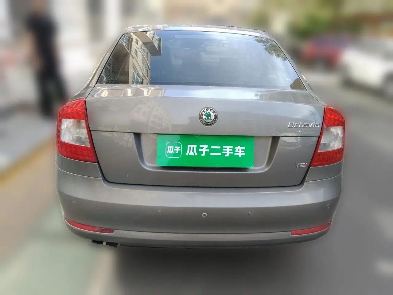 Skoda Octavia 2012 1.4TSI DSG Yijun Edition — миниатюра 5