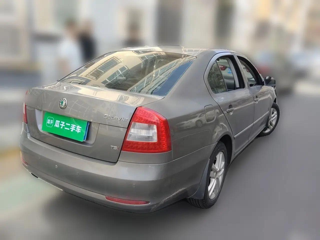 Skoda Octavia 2012 1.4TSI DSG Yijun Edition — миниатюра 6