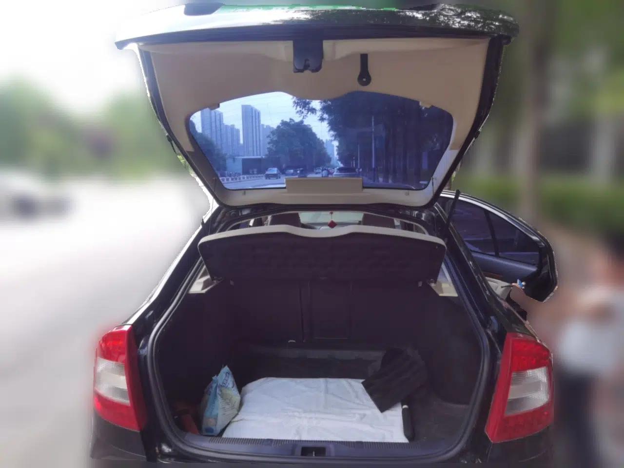 Skoda Octavia 2013 1.6L Automatic Yijun Edition — миниатюра 19
