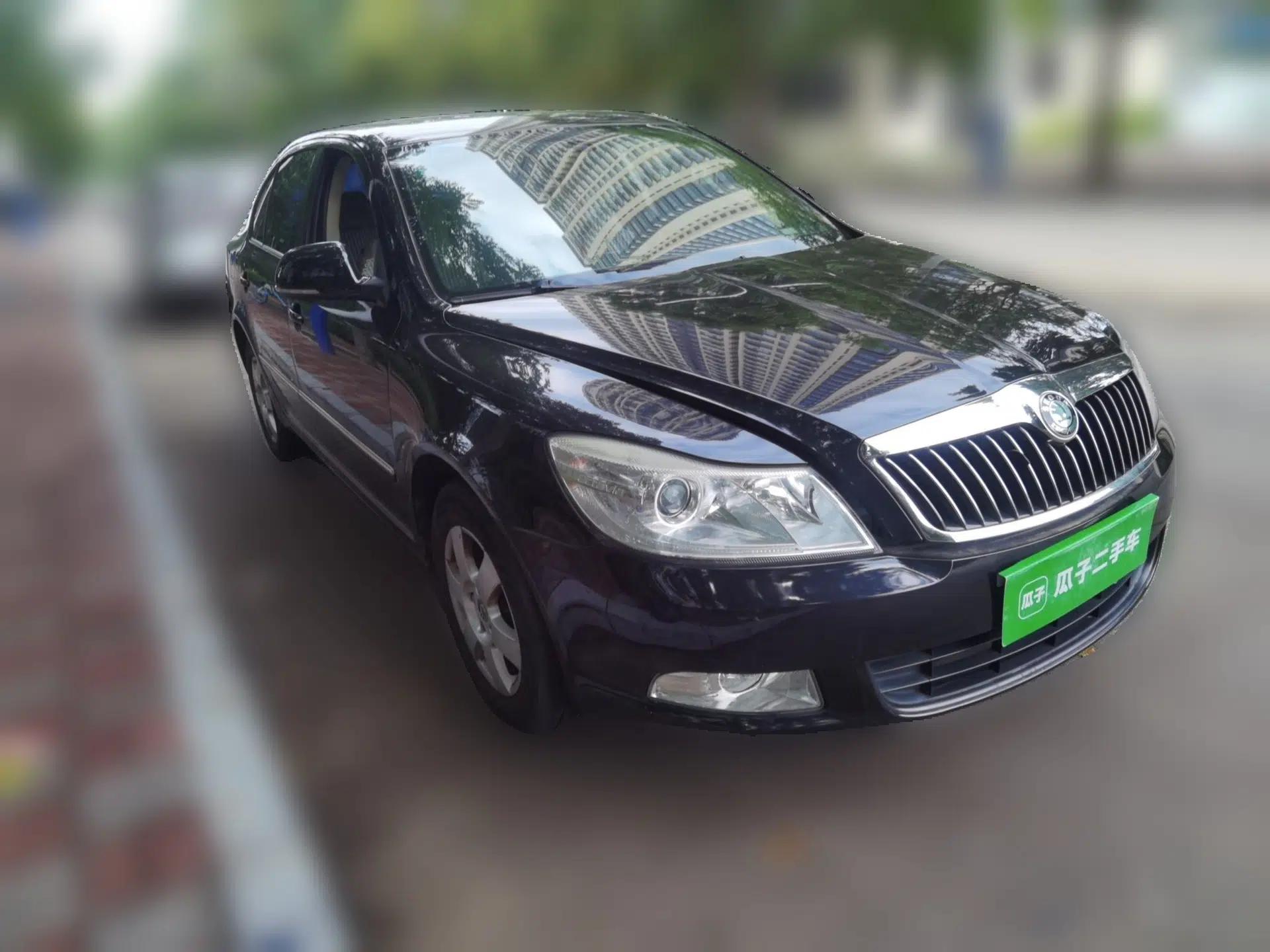 Skoda Octavia 2013 1.6L Automatic Yijun Edition — миниатюра 3