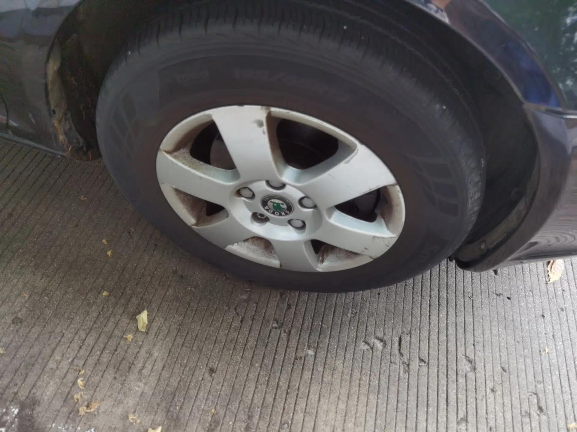 Skoda Octavia 2013 1.6L Automatic Yijun Edition — миниатюра 8