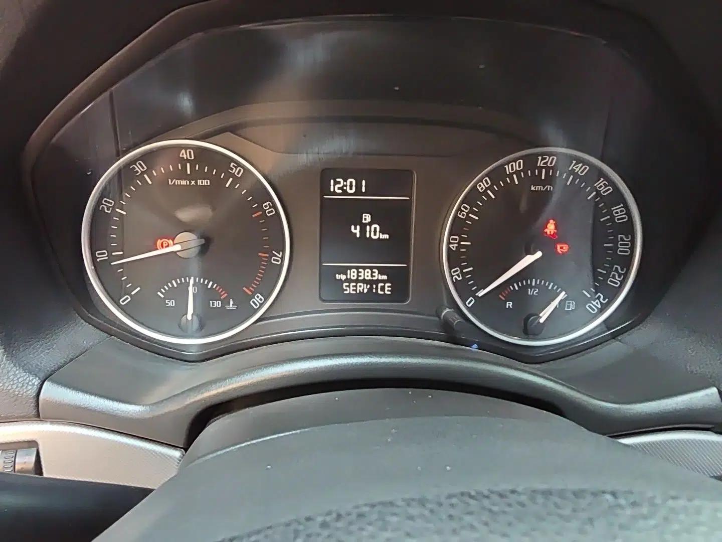 Skoda Octavia 2014 1.6L Manual Yijie Edition — миниатюра 11