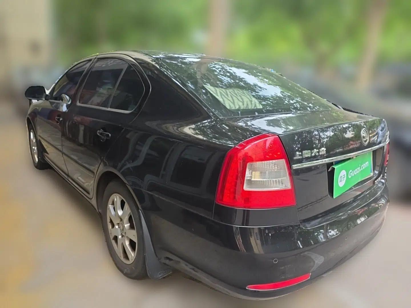 Skoda Octavia 2014 1.6L Manual Yijie Edition — миниатюра 4