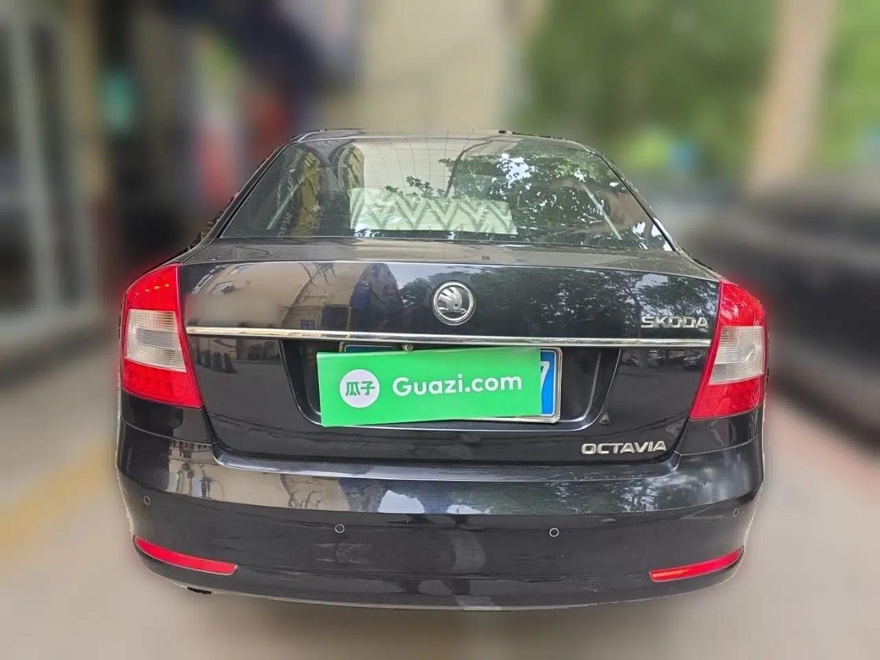 Skoda Octavia 2014 1.6L Manual Yijie Edition — миниатюра 5