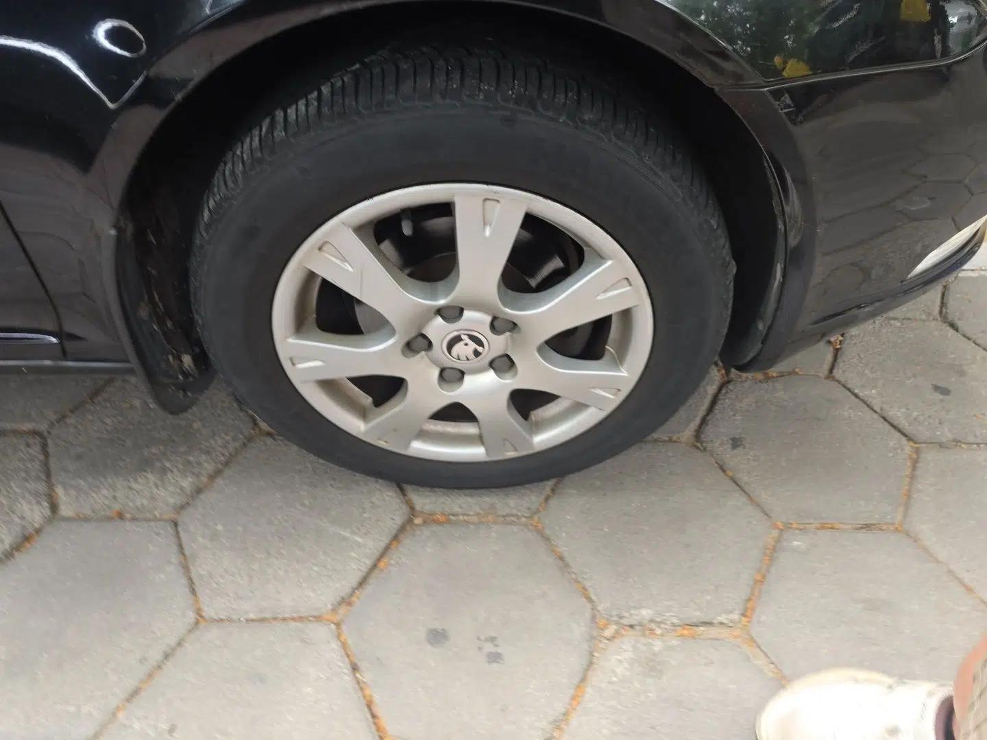 Skoda Octavia 2014 1.6L Manual Yijie Edition — миниатюра 8