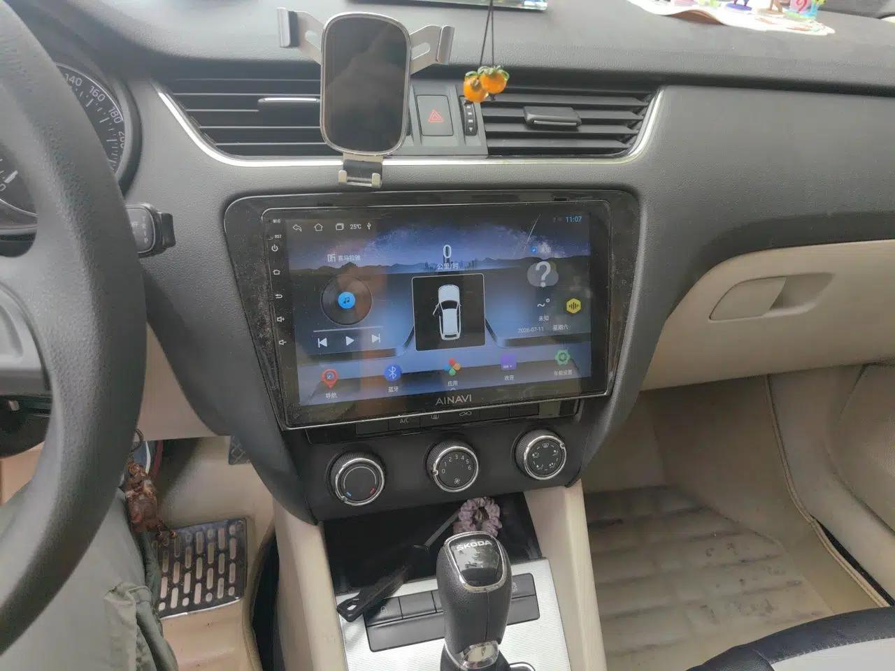 Skoda Octavia 2015 1.6L Automatic Eado Edition — миниатюра 13