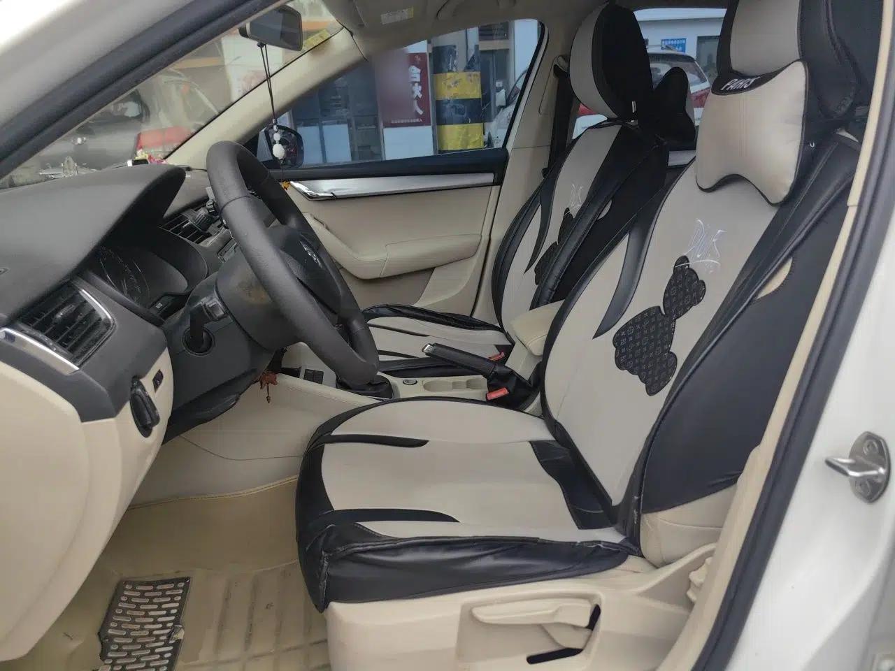 Skoda Octavia 2015 1.6L Automatic Eado Edition — миниатюра 15