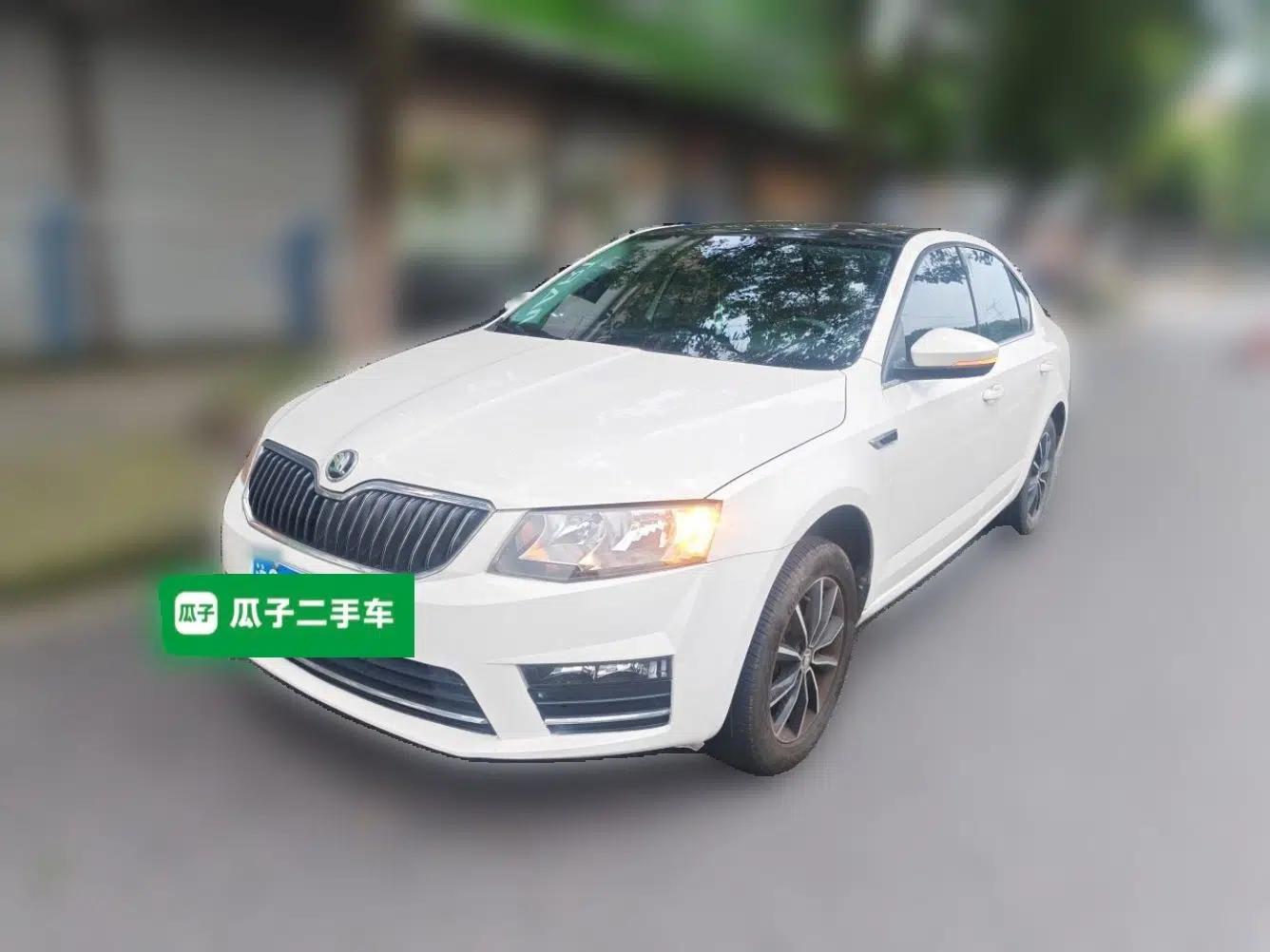 Skoda Octavia 2017 1.6L Automatic Smart Drive Edition — миниатюра 1