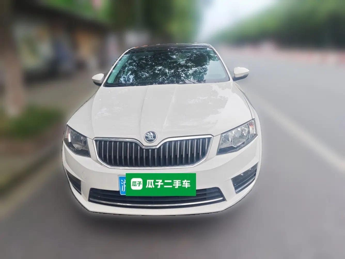 Skoda Octavia 2017 1.6L Automatic Smart Drive Edition — миниатюра 2
