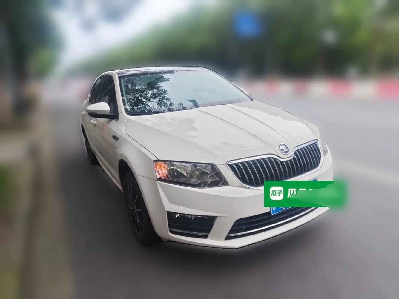Skoda Octavia 2017 1.6L Automatic Smart Drive Edition — миниатюра 3