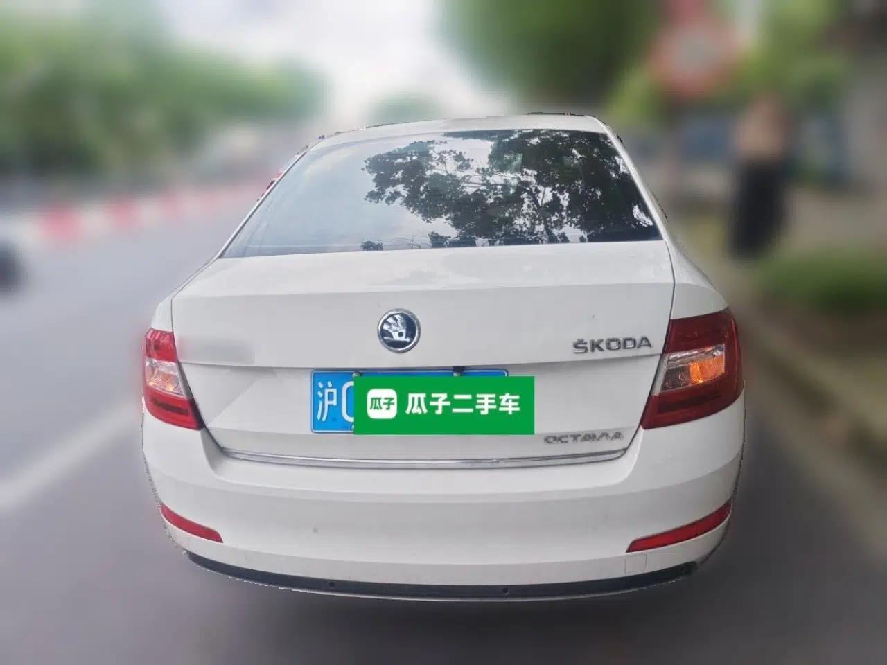 Skoda Octavia 2017 1.6L Automatic Smart Drive Edition — миниатюра 5