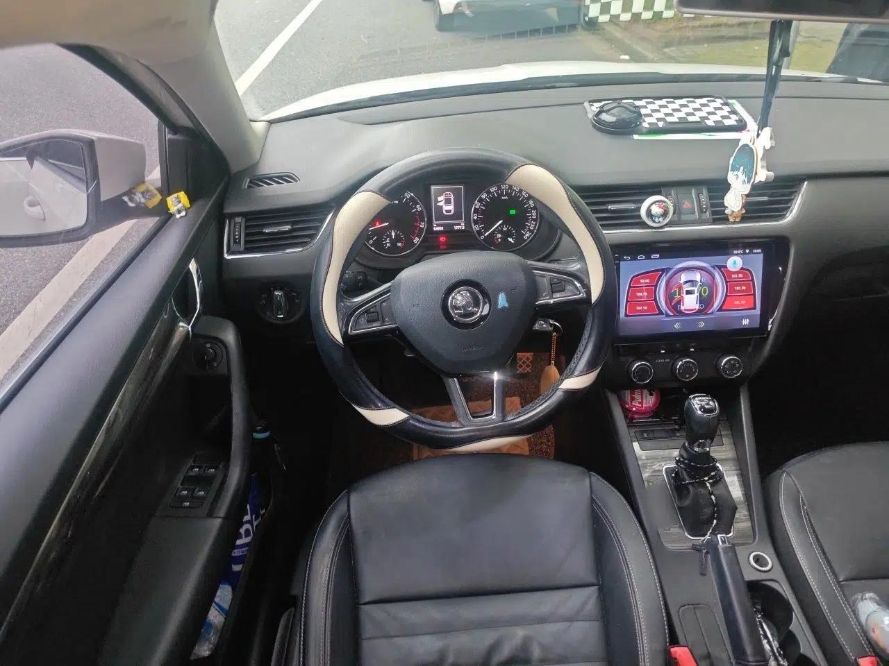 Skoda Octavia 2017 1.6L Automatic Smart Drive Edition — миниатюра 10