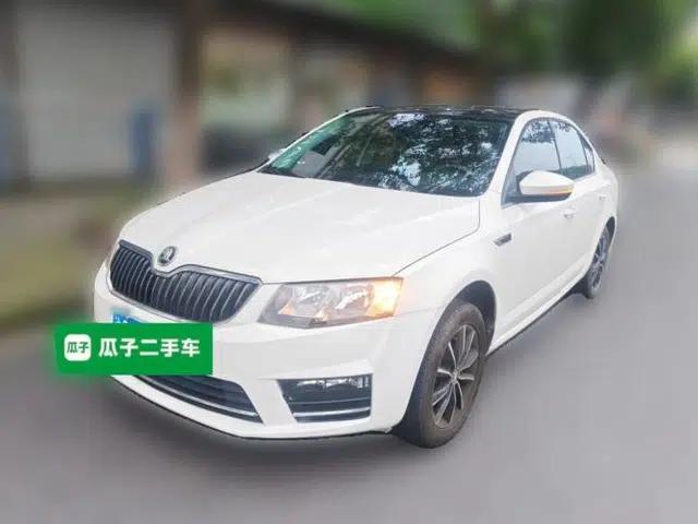 Skoda Octavia 2017 1.6L Automatic Smart Drive Edition