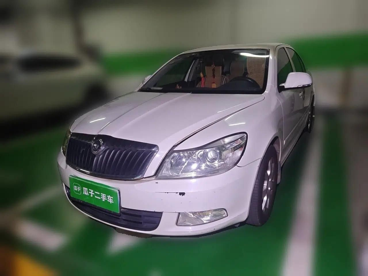 Skoda Octavia 2014 1.6L Automatic Yijie Edition — миниатюра 1