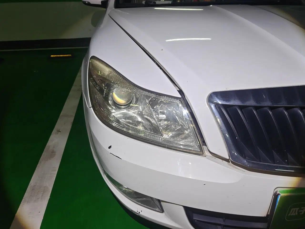 Skoda Octavia 2014 1.6L Automatic Yijie Edition — миниатюра 7